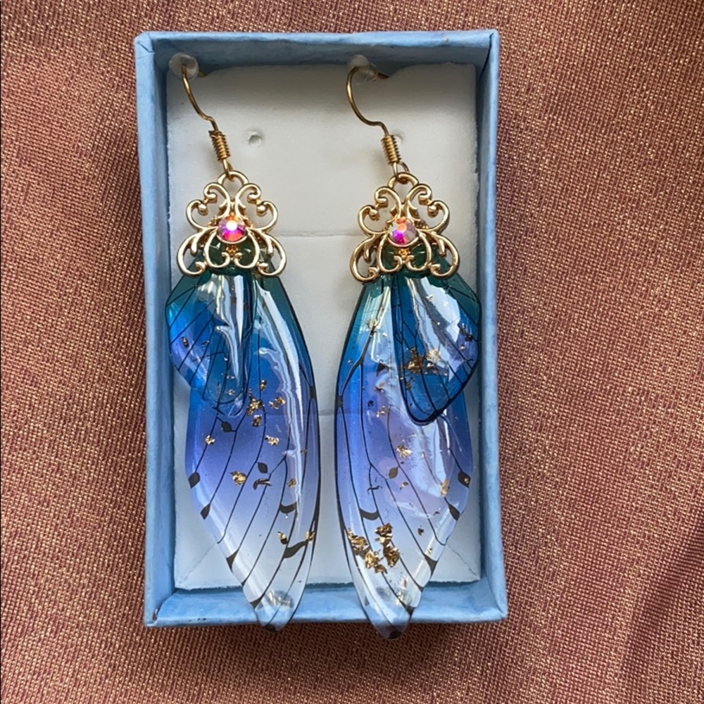 NWOT Butterfly earrings